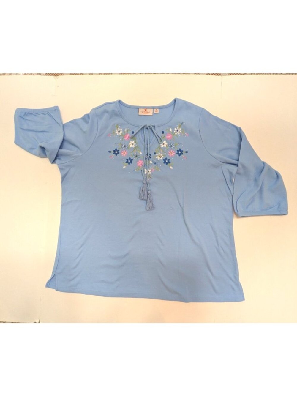 Quacker Factory Womens Knit Top Size 1x Blue Embroidered Flowers Tassels